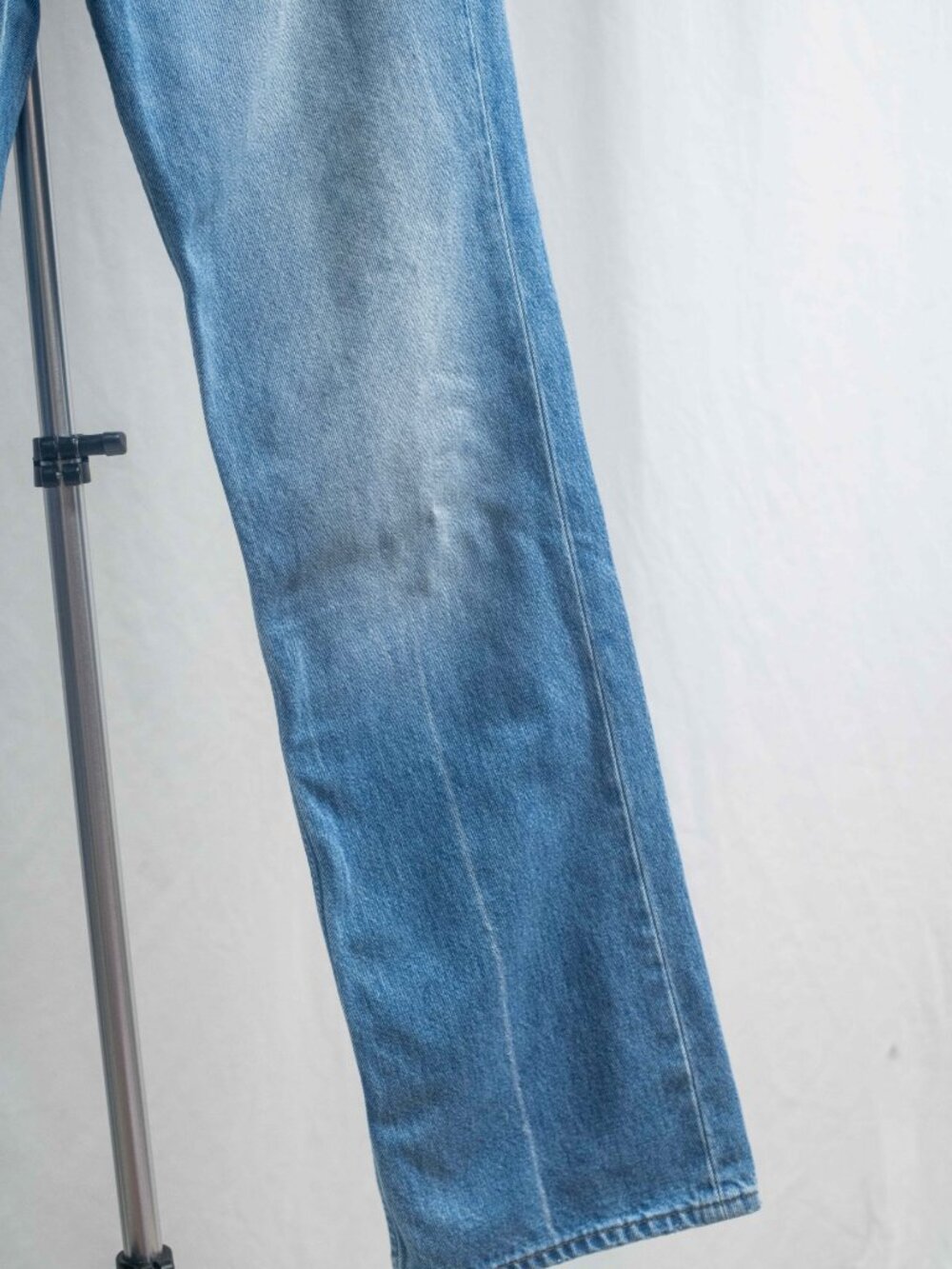 Jamie Haller The Crease Jean in Worn Indigo - Picture 6 of 11